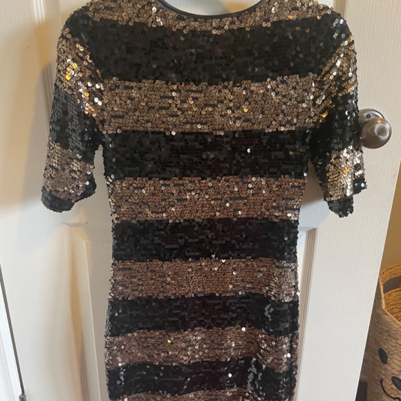 BCBG Maxazria Sequin Black Gold Mini Bodycon Dress Size Small - Picture 2 of 3